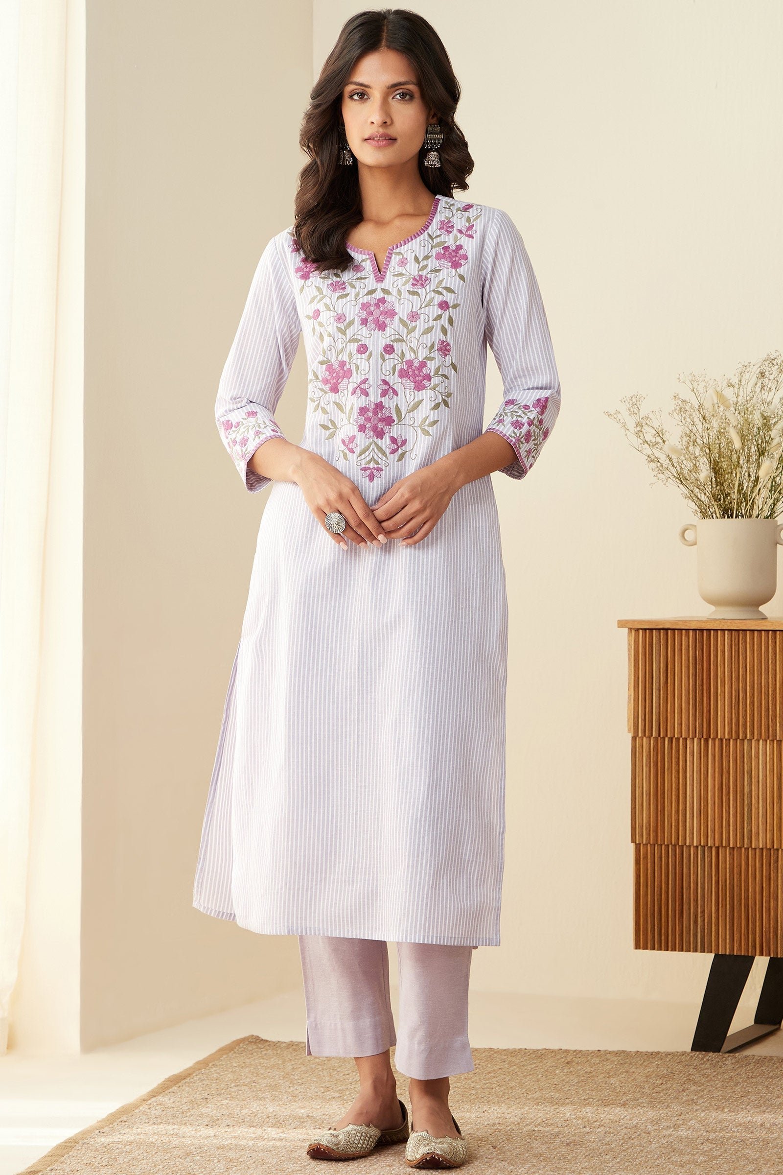 3_179_817.jpg Rosheen Mira Kurta - Image 1