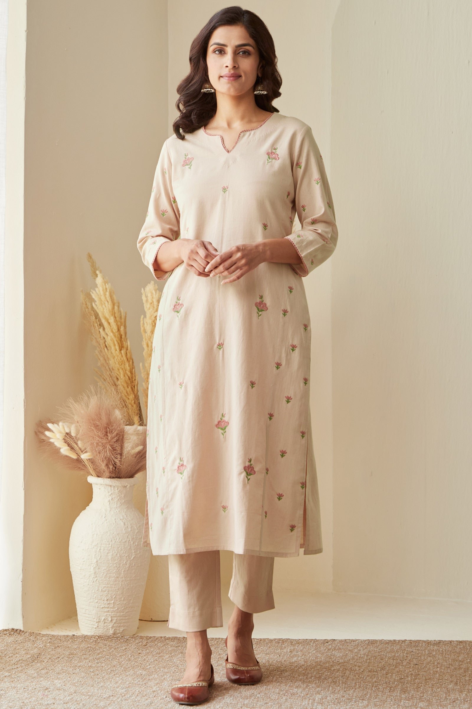 69_51.jpg Nazm Mahnoor Kurta - Image 1