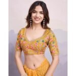 Yellow Bandhani Printed Georgette Saree With Embroidered Lace Border - Image 8