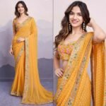 Red Bandhani Printed Georgette Saree With Embroidered Lace Border - Image 5