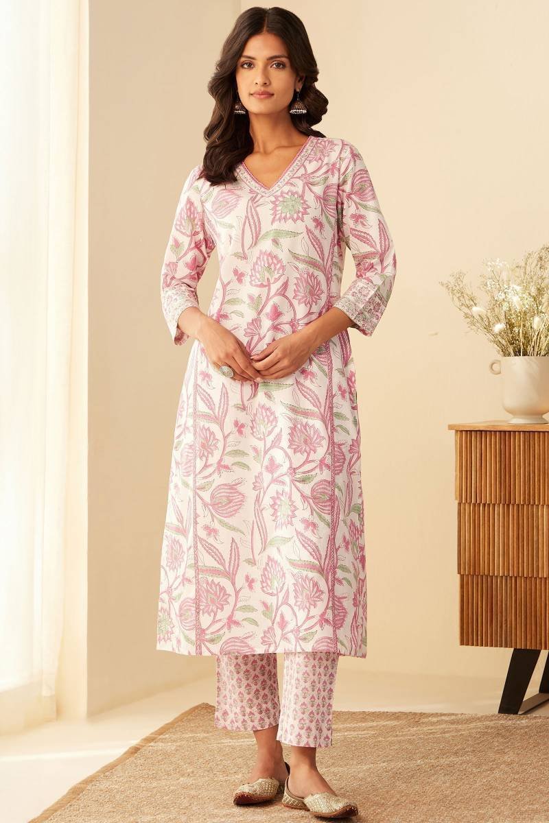 3_179_868.jpg Rosheen Niyamat Sanganeri Kurta - Image 1