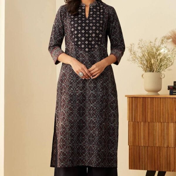 Sehra Rabia Ajrak Kurta