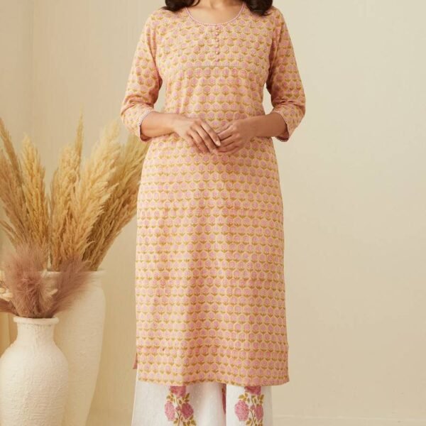Nazm Sahira Sanganeri Kurta