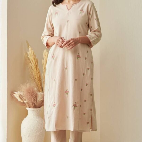 Nazm Mahnoor Kurta