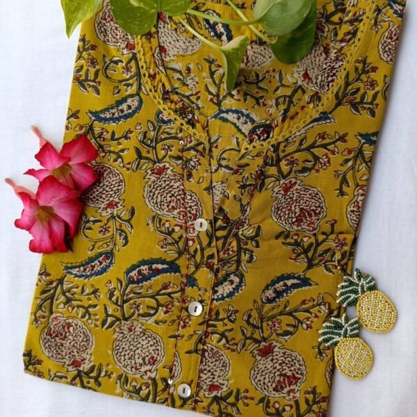 "Aayra" Collared Yellow Cotton Kurta