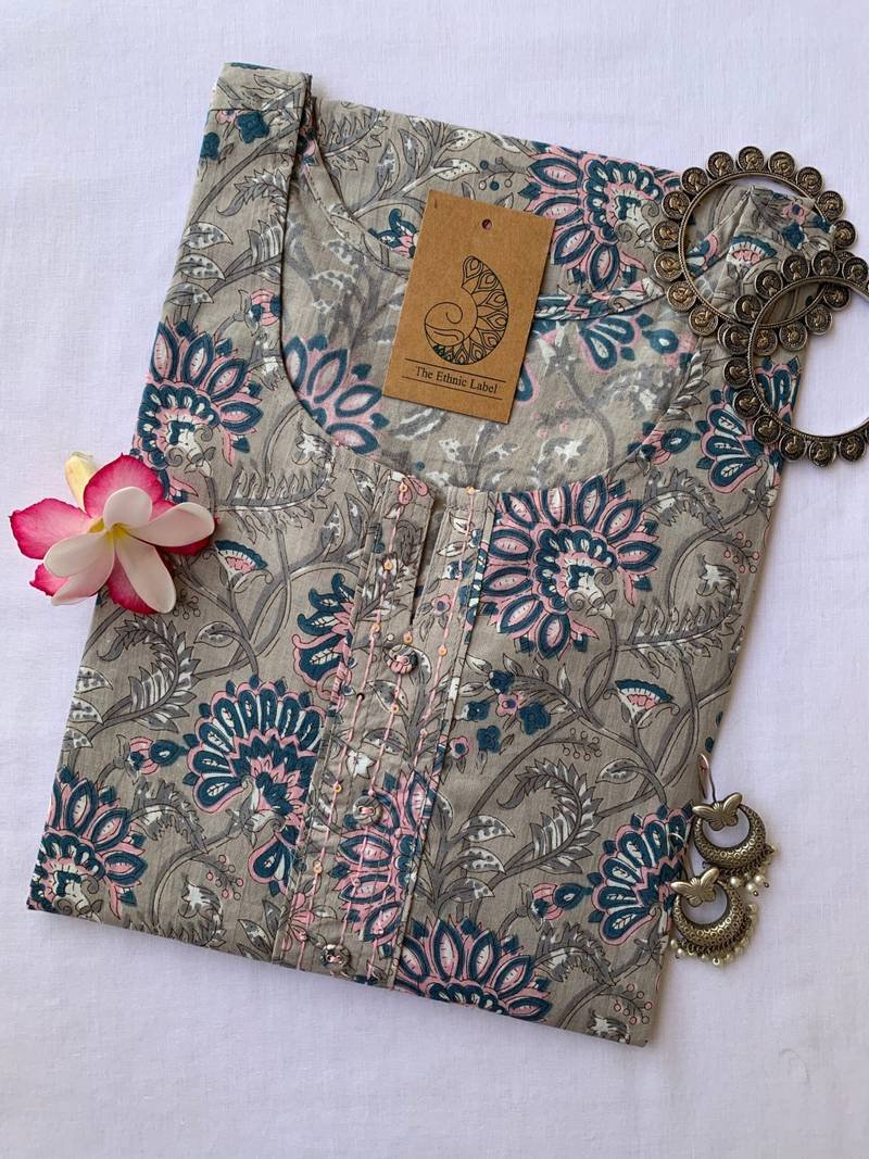 IMG_6935-scaled-1.jpg Grey Flaura Jaal Hand Block Printed Cotton Kurta - Image 1