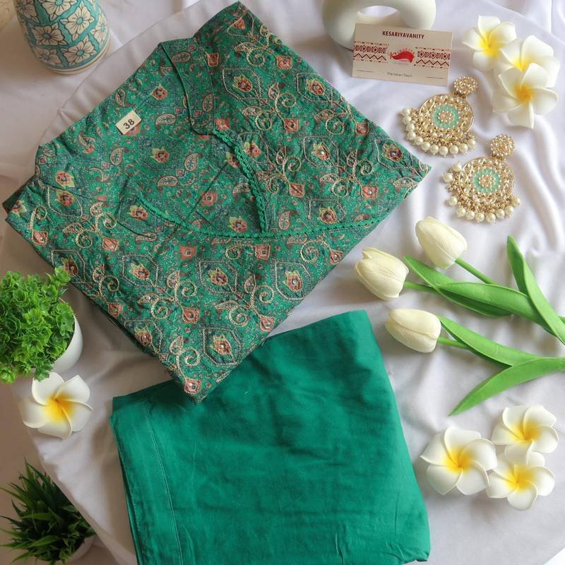 WhatsAppImage2023-10-17at14.28.43_42310ad7_b0108e4f-9ba9-4d8a-aa0c-8d7c620992e1.jpg Shamrock Splendor Elegance Suit Set - Image 1