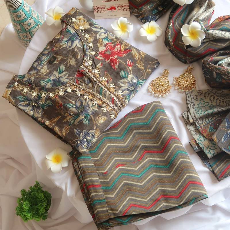 WhatsAppImage2023-10-17at14.28.43_90554e82_55831292-8189-4598-8f78-da2faa80a14e.jpg Kapish Festive Special Suit Set - Image 1