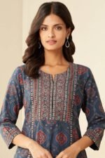 Sehra Zoya Ajrak Kurta - Image 2